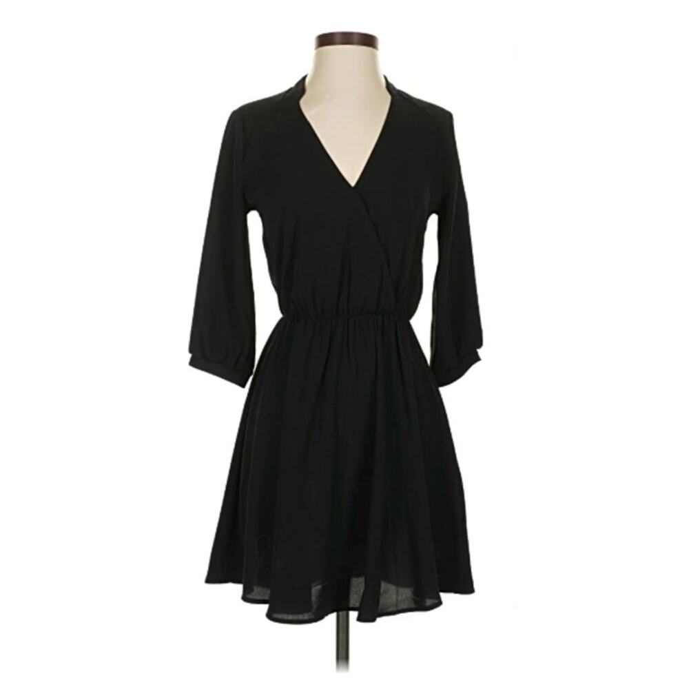 Lush black dress with 3/4 sleeves